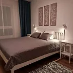 Apartment 555 New & Fully Equipped With Free Garage *