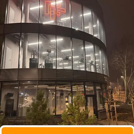 555 New & Fully Equipped With Free Garage Apartmán *