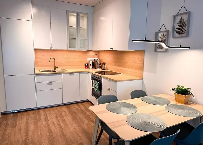 555 New & Fully Equipped With Free Garage Apartmán *