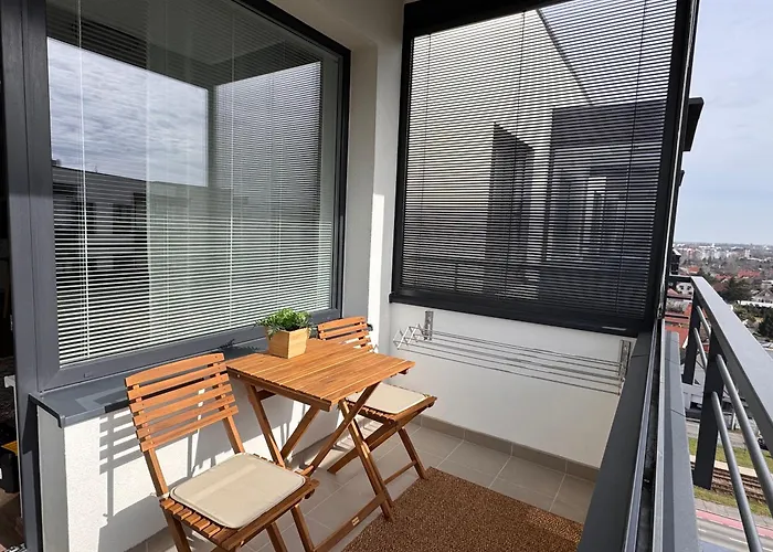 555 New & Fully Equipped With Free Garage Apartmán Bratislava