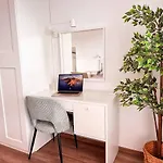 555 New & Fully Equipped With Free Garage Appartement *