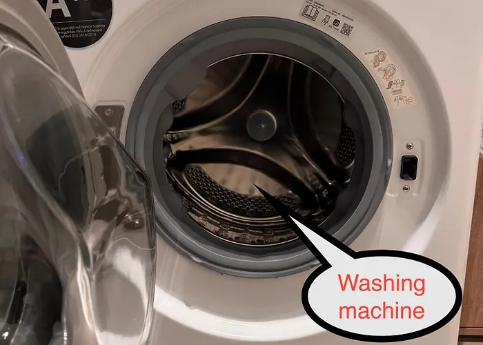 شقة 555 New & Fully Equipped With Free Garage *